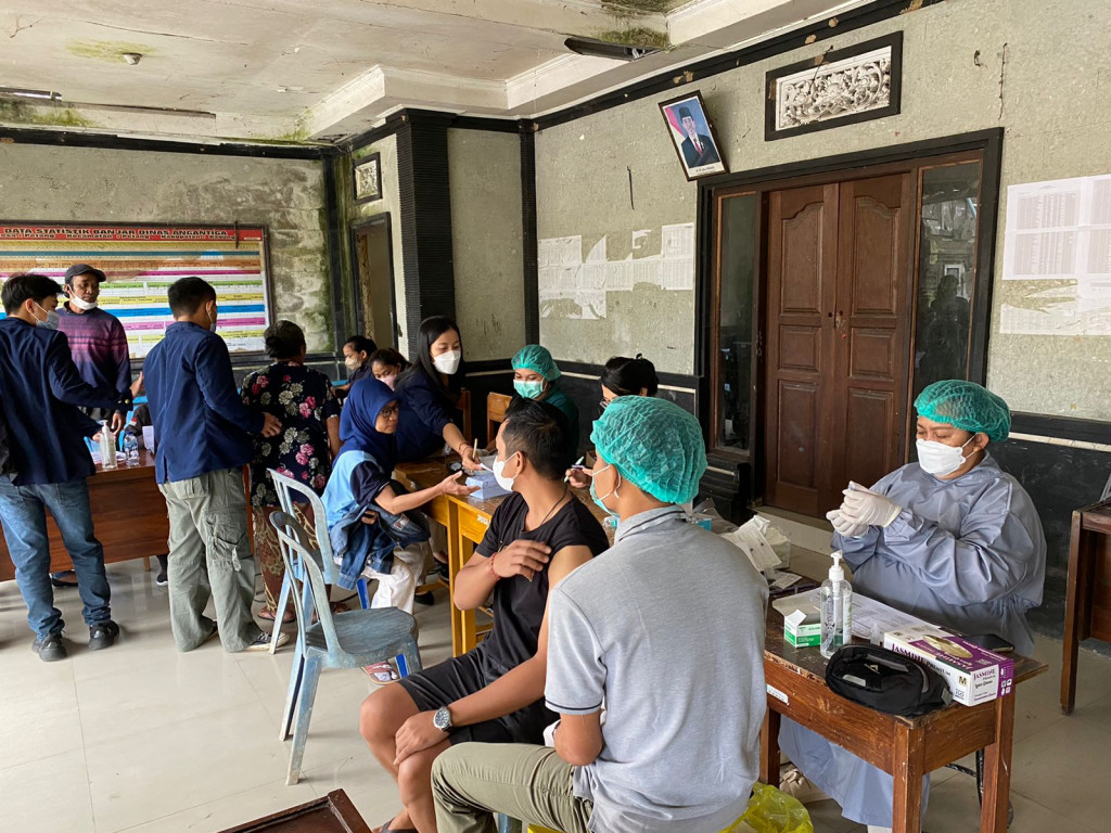 Pelayanan Vaksinasi Booster, Kepada Masyarakat Desa Petang di Br Dinas Angantiga